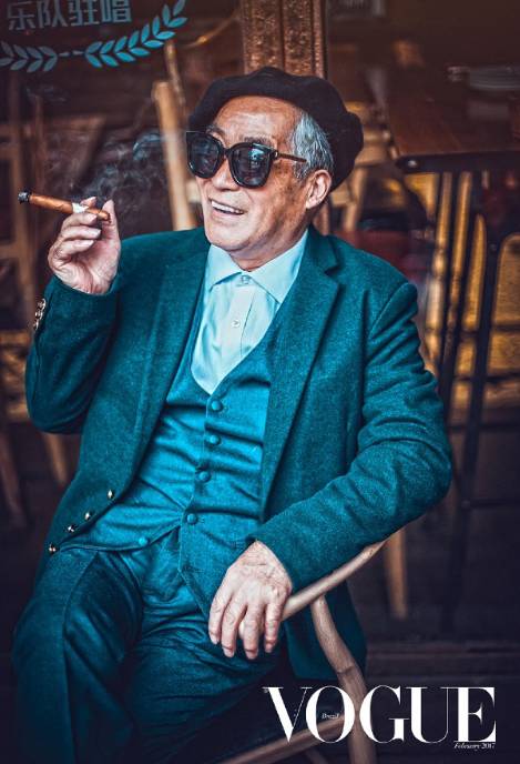 泪目78岁老爷爷的街拍帅遍朋友圈但照片背后