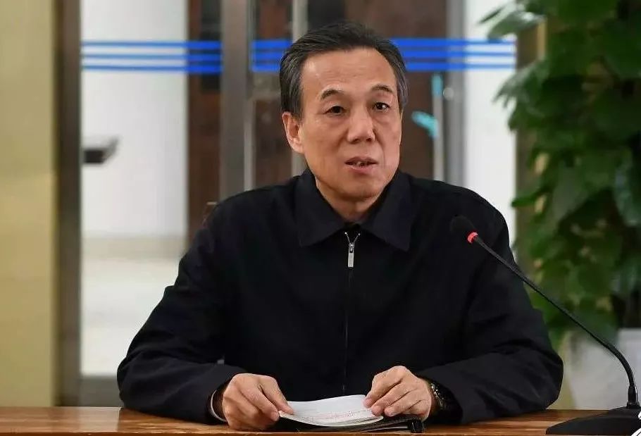 67十九大代表白泉民到一线党支部宣讲十九大精神