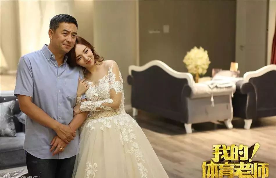 《急诊科医生》里医术高超,成熟稳重,看似不拘言笑,却心思细腻的何