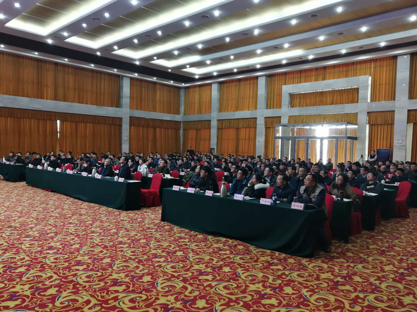 省安监局召开全省平板玻璃建筑陶瓷行业双体系建设观摩推广会议