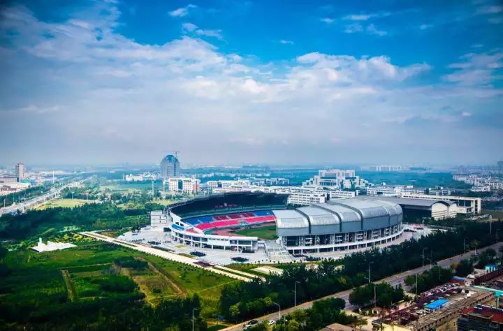 去大学城看帅哥,妹子1.