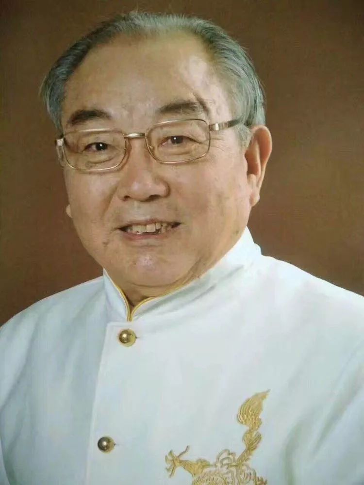 是一代宗师,鲁菜泰斗颜景祥先生的父亲颜承业创办的.