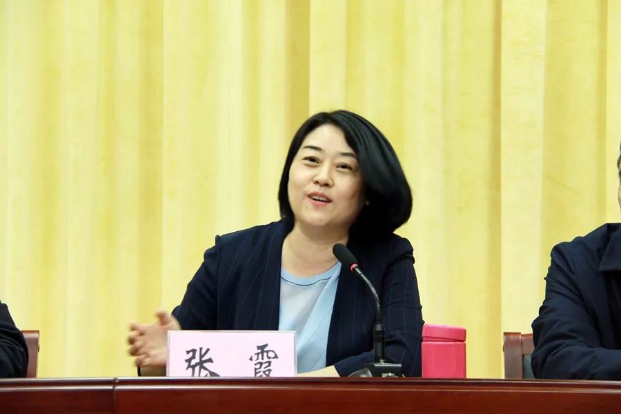 山东政法学院刑事司法学院副院长张霞教授对比赛作精彩点评.