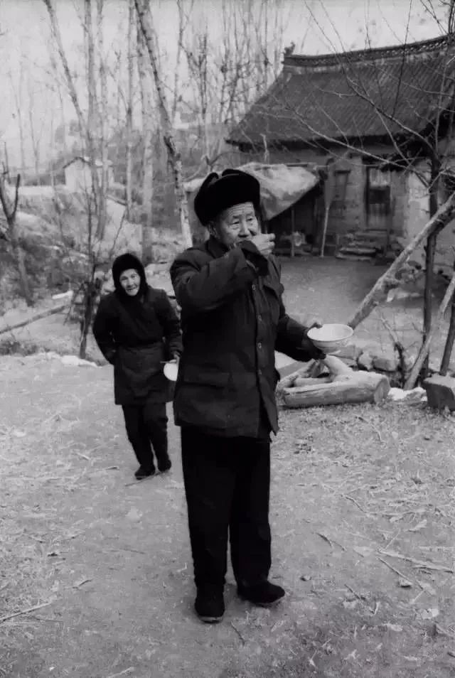 【荐读】80年代的吃饭老照片,温暖了整个朋友圈