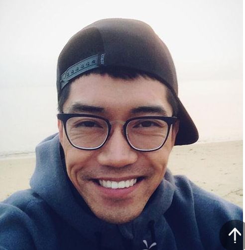 在其执导的大型革命史诗题材电视剧《我们的法兰西岁月》饰演李火镰