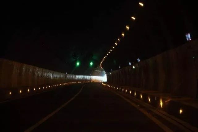 今天跟大家聊聊关于开夜车的那些事