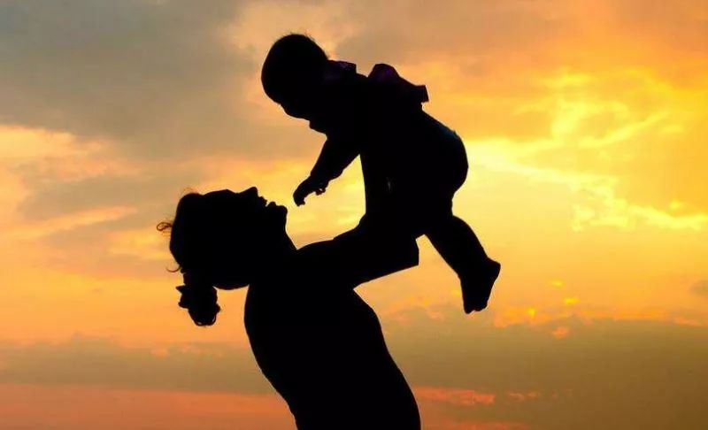 余生我们还能陪伴母亲多久看着看着就哭了