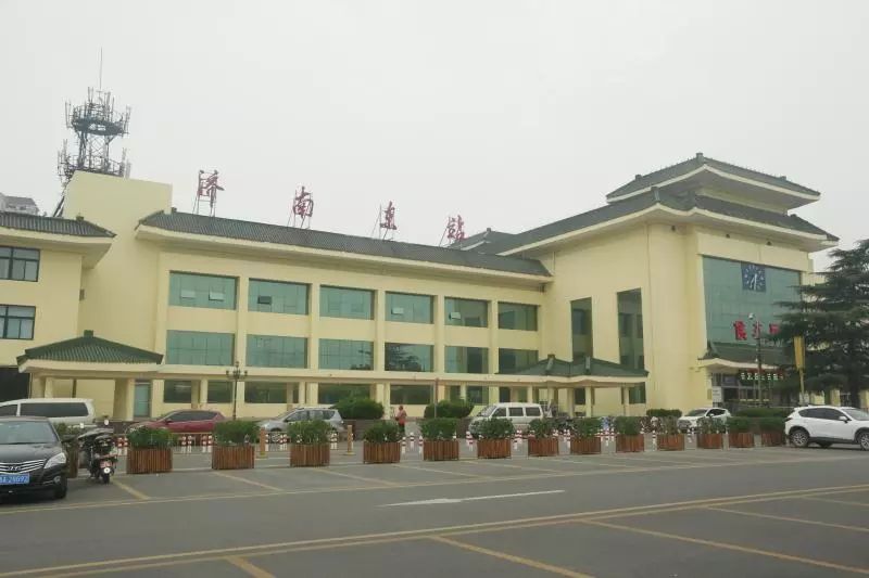 "大明湖站"来了!再见济南东站!来看看这几个字最后的留影吧