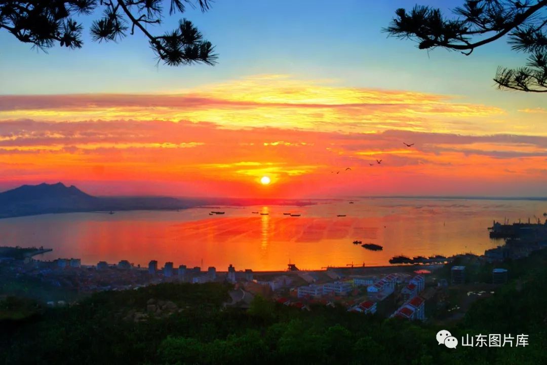 朝阳指引着我们循着日出的方向去追赶更美好的未来(来源:山东图片库)