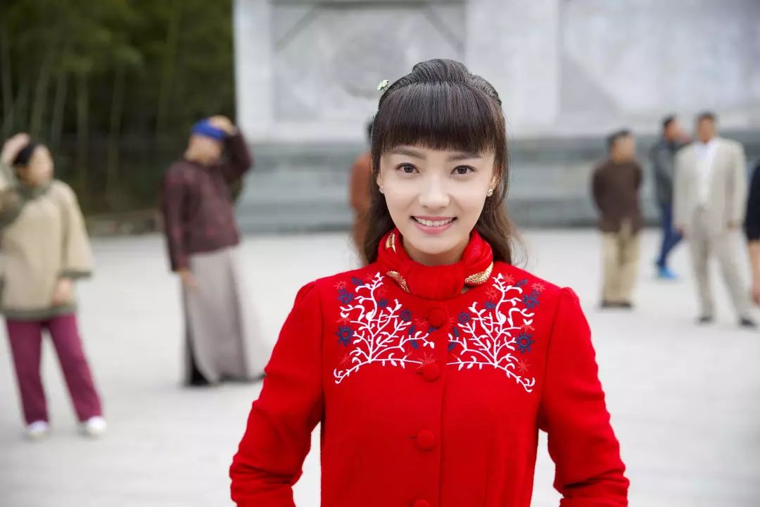 青年实力演员林源在剧中挑大梁出演女一,她所饰演的我党情报员叶谷雨