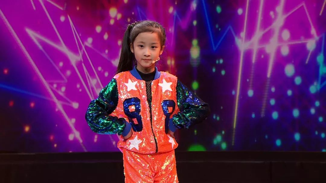 他不到3岁学京剧她和拖把对过戏他们是谁